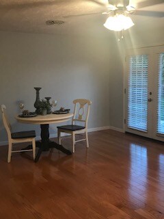 Building Photo - 8117 Philadelphia Dr