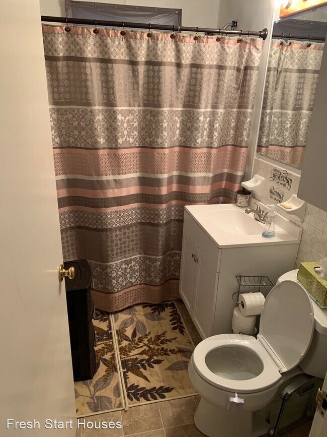 Foto del edificio - 4 br, 1 bath House - 108 Parker Ave