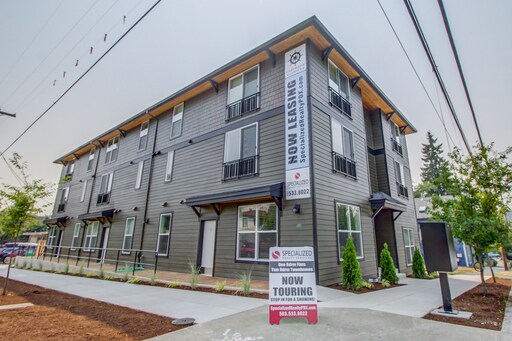 Exterior de la propiedad - 686 SE Spokane St