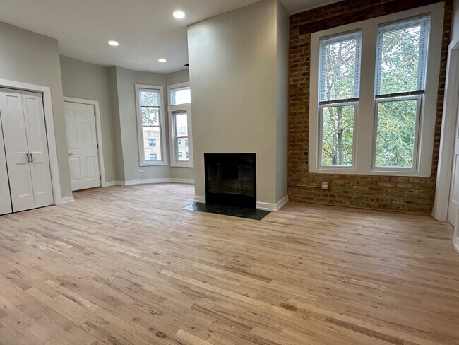 Foto del edificio - 2649 W Cortland St