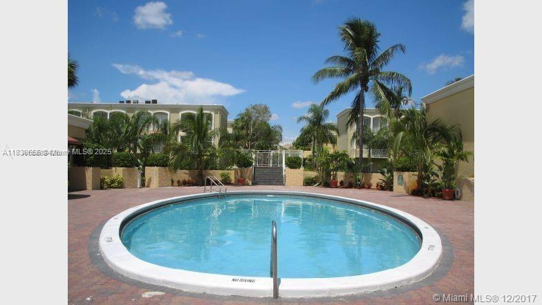 Foto del edificio - 17901 NW 68th Ave