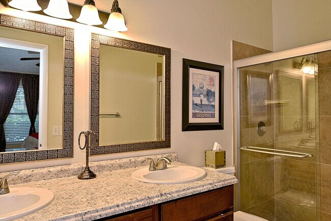 Foto del edificio - 706 St Giles Ct