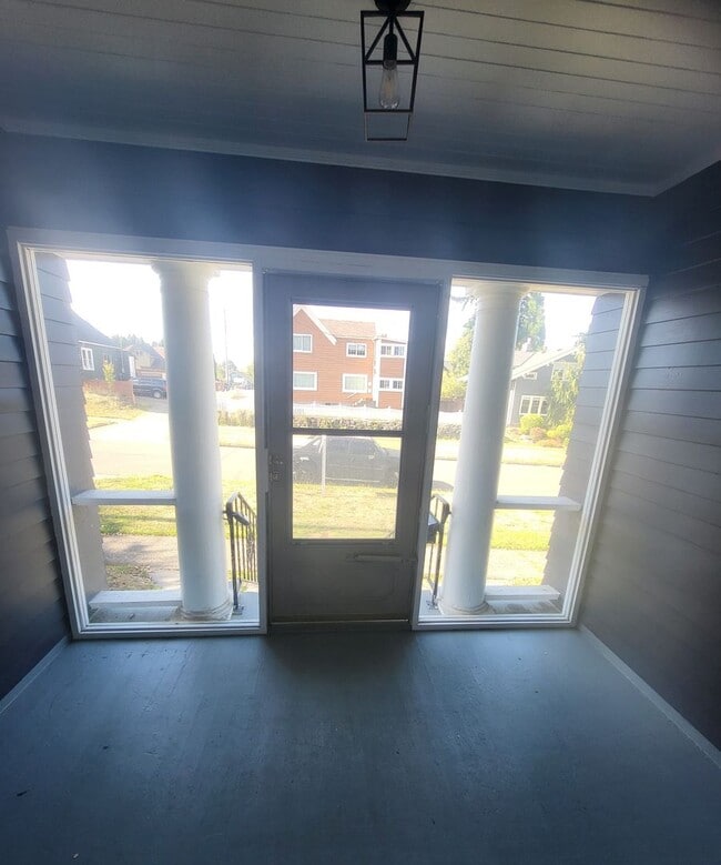 Building Photo - Khara, J - 1208 #B