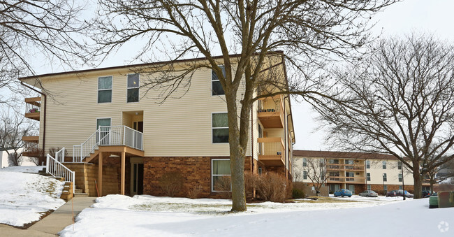 Building Photo - Fox Point Village