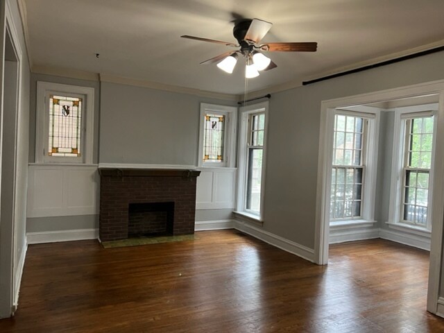 Building Photo - 1057 W Oakdale Ave