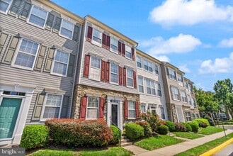 Building Photo - 21764 Dragons Green Square