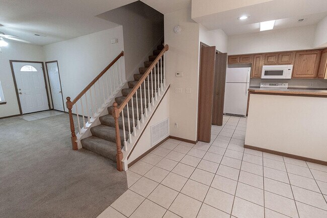 Foto del edificio - 5000 Derby Ridge Dr