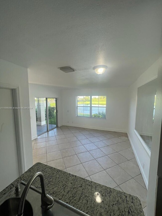 Building Photo - 5309 SW 125th Ave