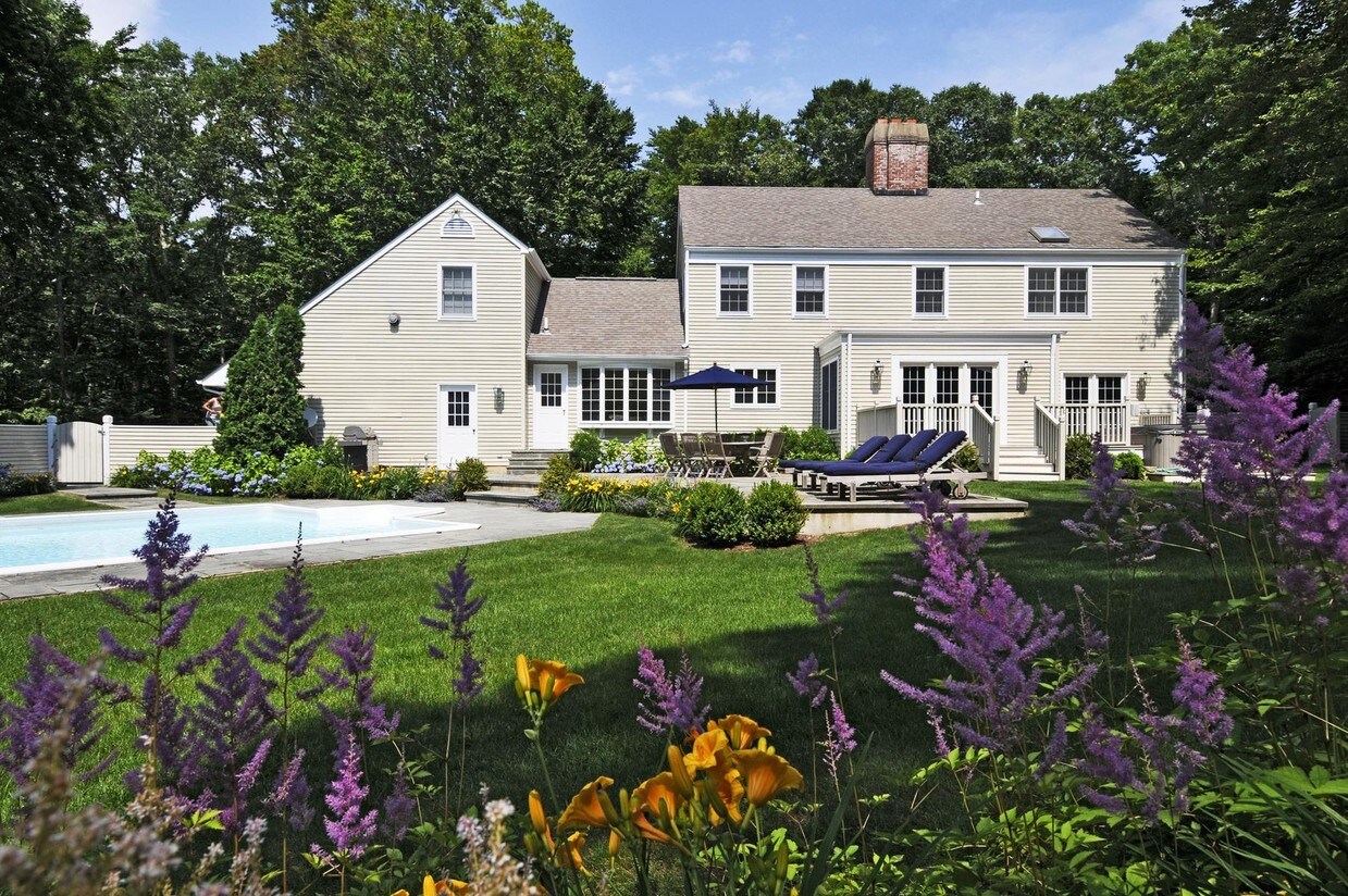 Primary Photo - 38 Old Orchard Ln