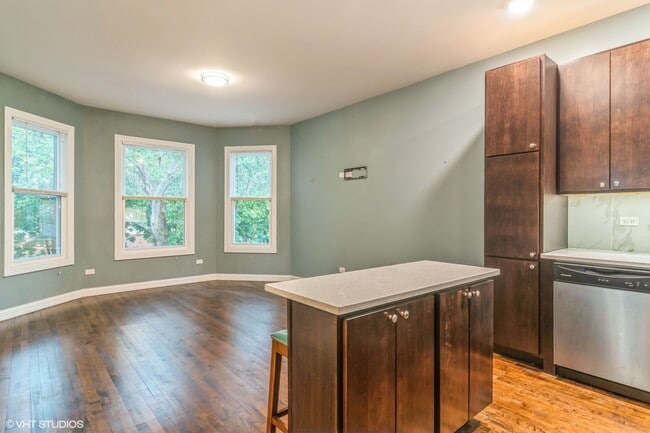 Building Photo - 3410 N Lawndale Ave