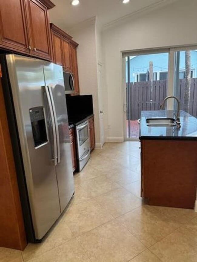 Foto del edificio - 3201 John's Pl