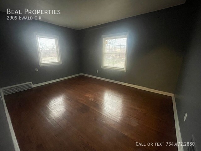 Foto del edificio - 2909 Ewald Cir