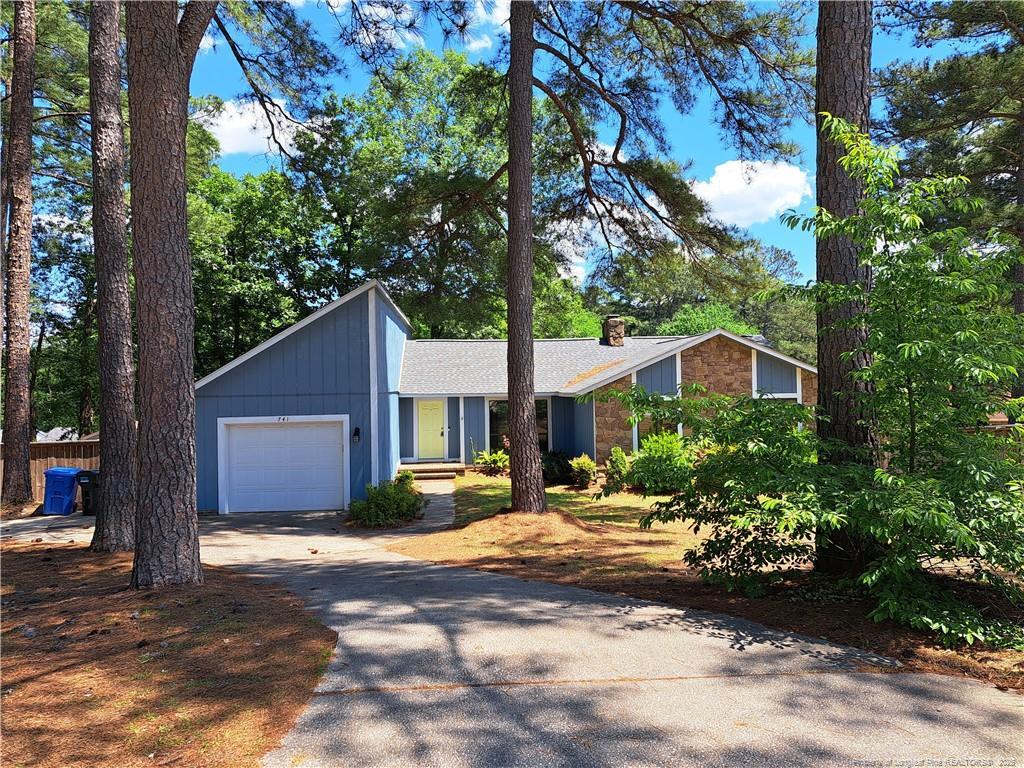 Foto principal - 741 Maxine St