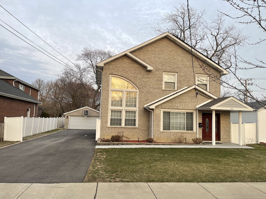 1787 ster Ln, Des Plaines, IL 60018 House Rental in Des Plaines
