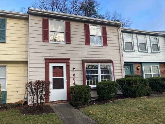 Foto del edificio - 9640 Greenmeadow Cir