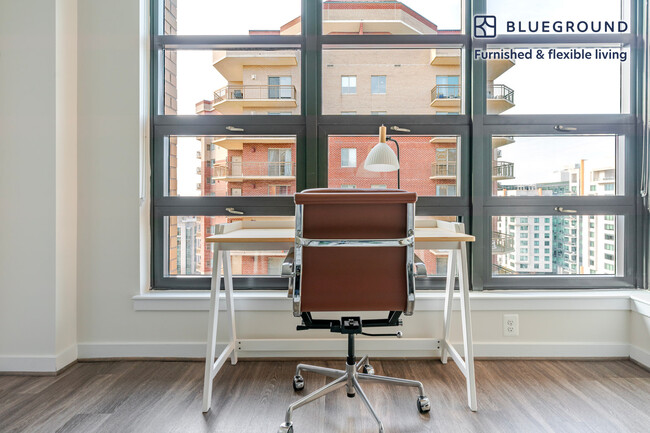 Foto del edificio - 3444 Fairfax Dr