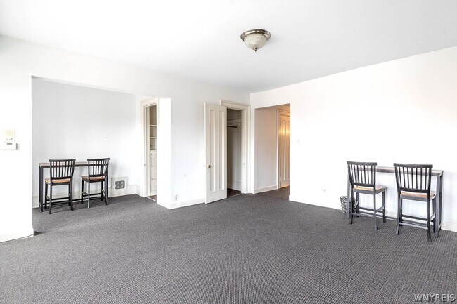 Foto del edificio - 493 Delaware Ave