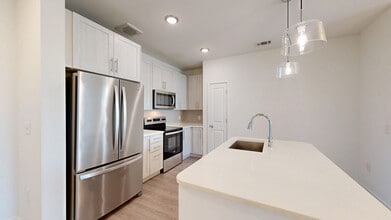 Interior Photo - Essex Luxe Apartments