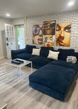 Building Photo - 3038 Westfield Dr