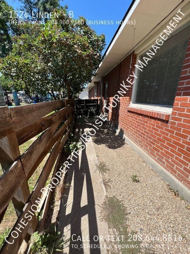 Building Photo - Great 2bd unit, recently updated and ready...