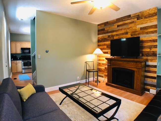 Building Photo - 1256 Dennison Ave