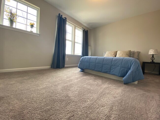 Building Photo - 10121 Snowbell Ct