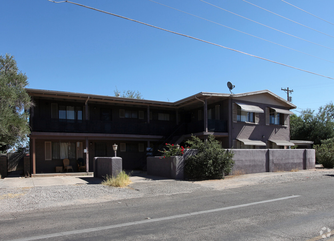 Primary Photo - El Camino Del Norte Apartments