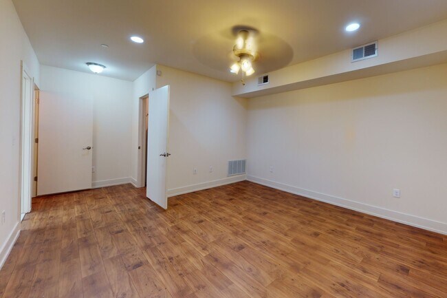 Building Photo - 1513 Master St