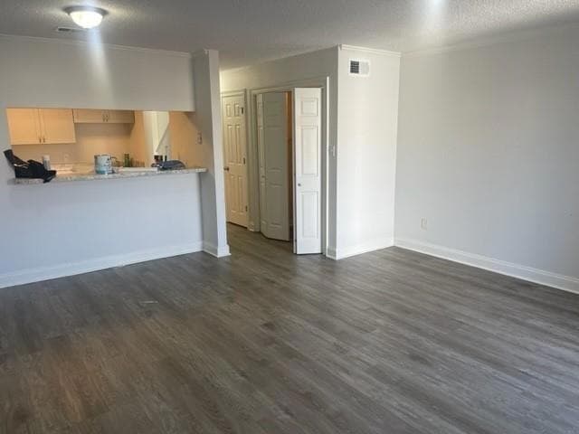 Building Photo - 1600 Newport Pl