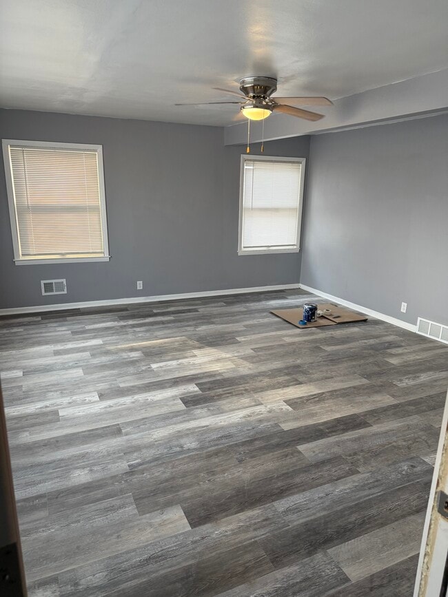 Building Photo - 6514 W Carmen Ave