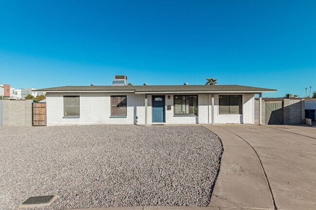Foto del edificio - Beautiful 4 Bedroom Home Near Old Town Scottsdale & ASU