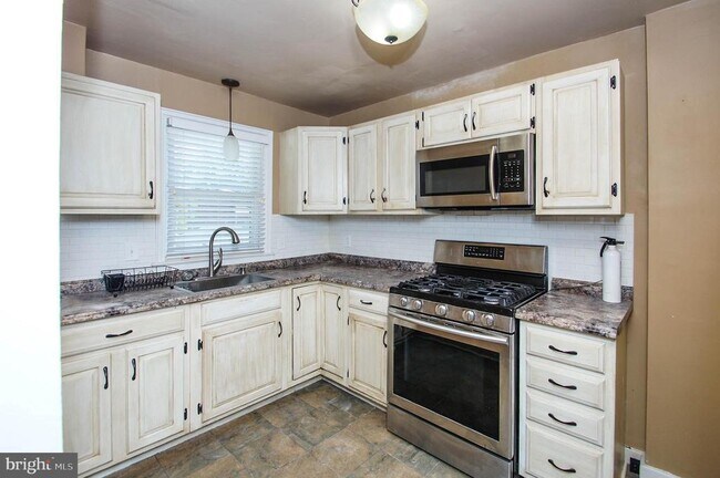 Building Photo - 201 Sycamore Rd