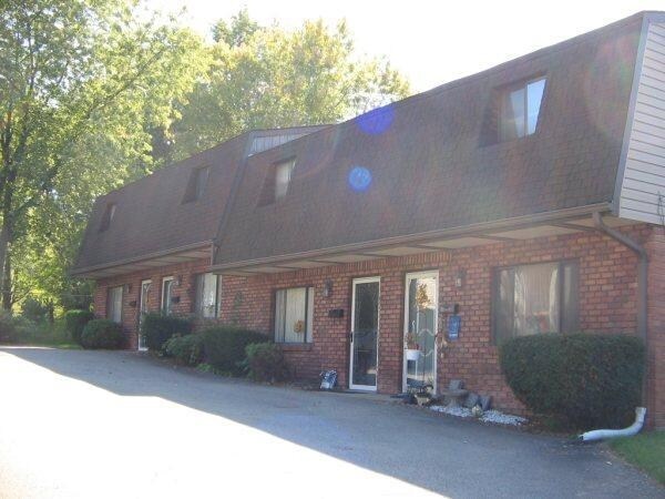 Foto del edificio - 265 Foster Rd