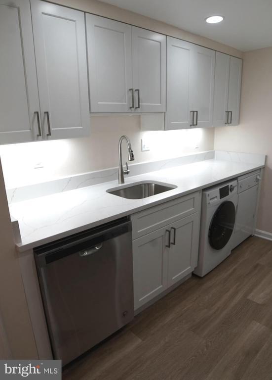 Foto del edificio - 803 N Howard St