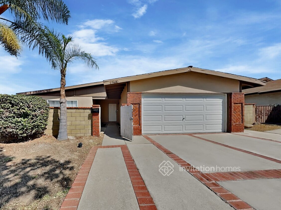 Primary Photo - 1235 E Millmont St