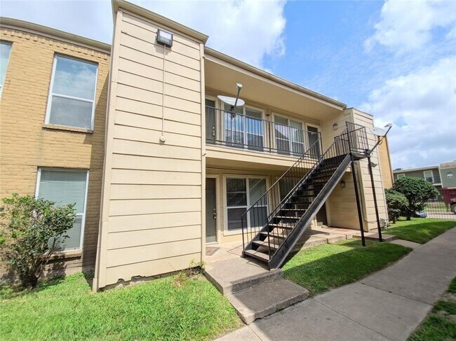 Foto del edificio - 8100 Creekbend Dr