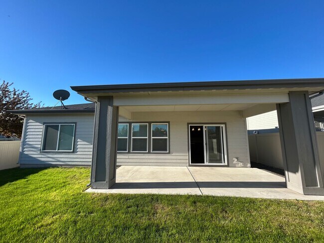 Foto del edificio - Beautiful Modern 3 Bedroom 2 Bathroom Home