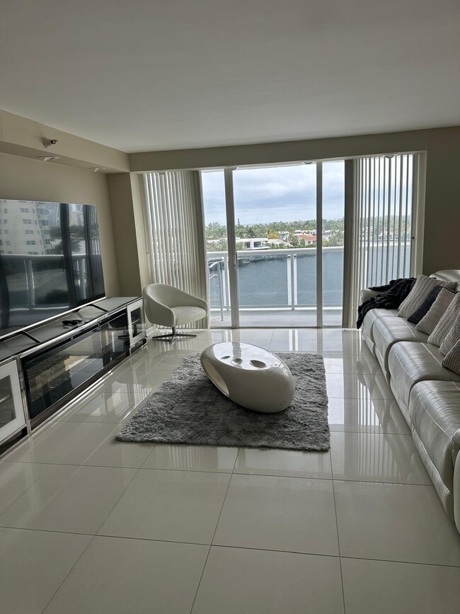 Photo - 20505 E Country Club Dr Apartment