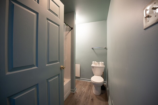 Available NOW!! 3 Bed 1 Full Bath Home - Available NOW!! 3 Bed 1 Full Bath Home