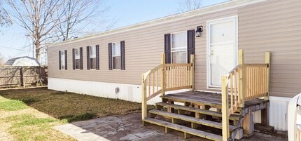 Building Photo - 4105 Carlyss Dr