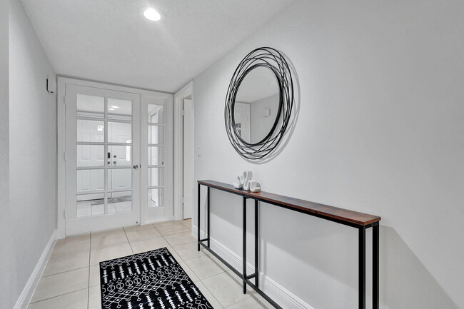 Building Photo - 12641 Westhampton Cir