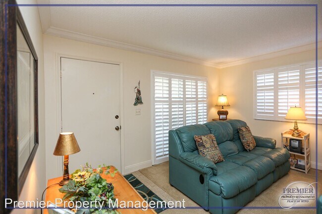 Foto del edificio - 3 br, 2 bath House - 766 Central Avenue Un...