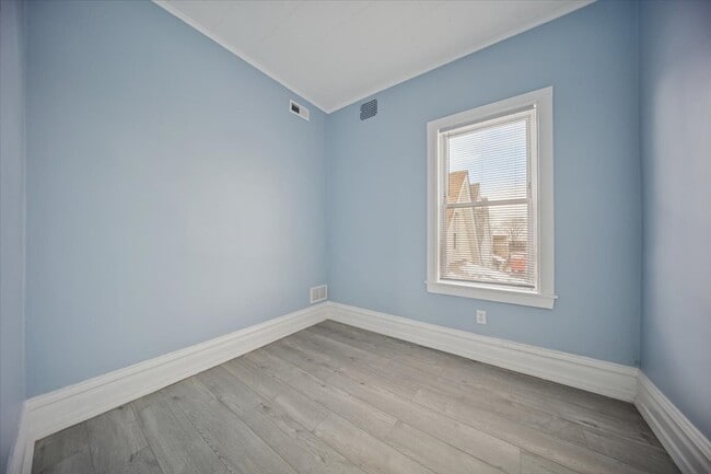 Building Photo - 3134 W 39th Pl