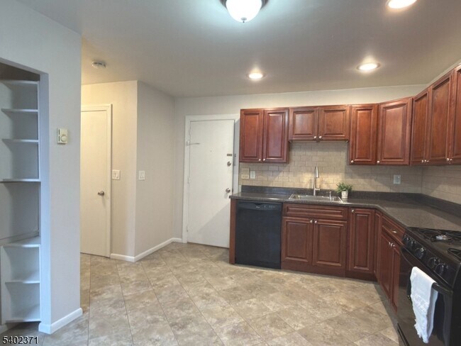 Foto del edificio - 39 Glenridge Ave