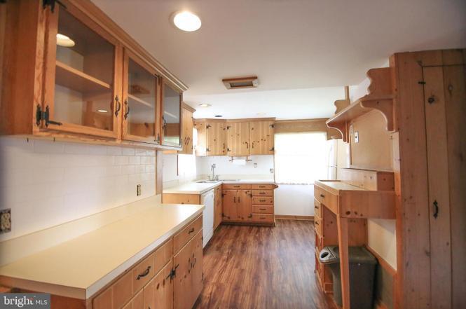 Building Photo - 46 Woodland Ave