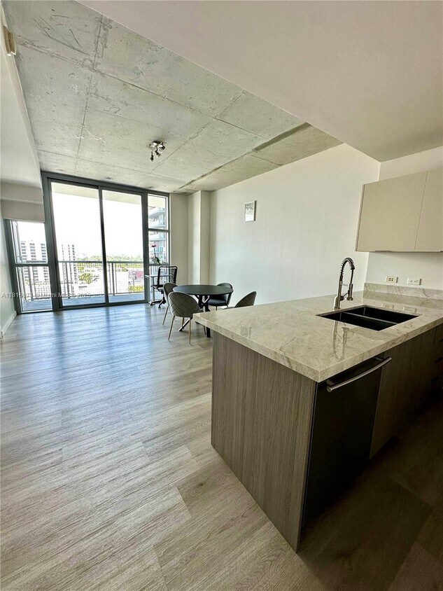 Foto principal - 3301 NE 1st Ave