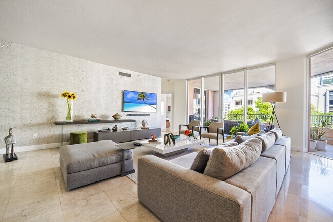 Foto del edificio - 737 Crandon Blvd