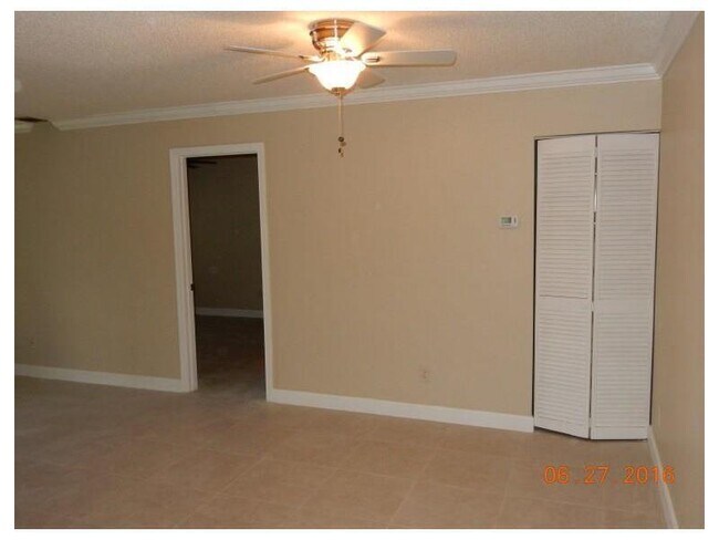 Foto del edificio - 3635 NW 94th Ave