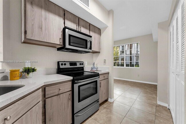 Foto del edificio - 755 SW 148th Ave