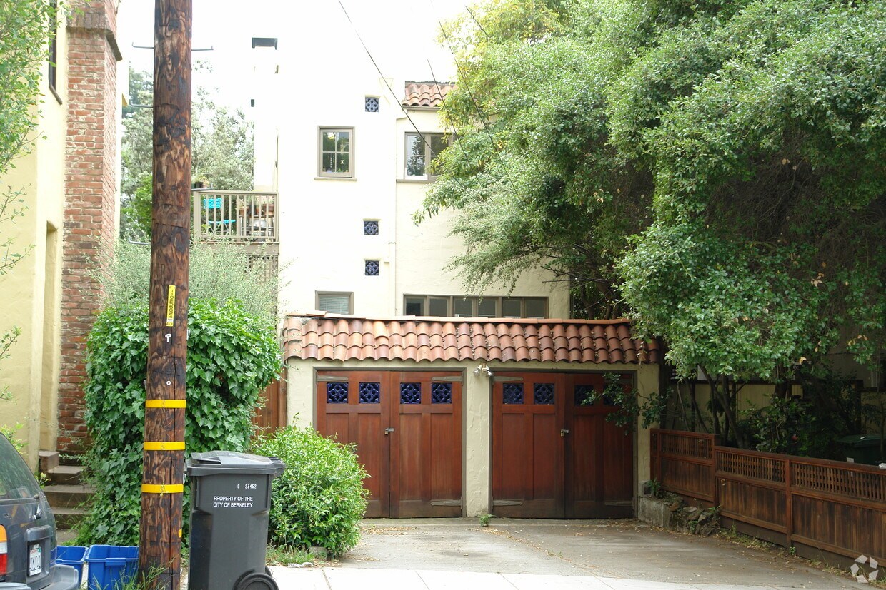 Primary Photo - 2380 Hilgard Ave